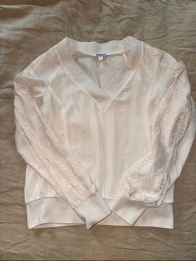 Express Cream Lace-Detail V-Neck Pullover